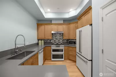 10398 NE 17th Street #206, Bellevue, WA 98004 - Photo 11