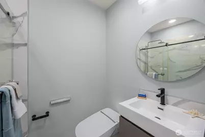 10398 NE 17th Street #206, Bellevue, WA 98004 - Photo 17