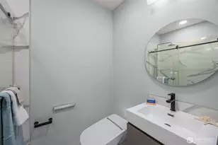 10398 NE 17th St, Bellevue, WA 98004 - Photo 17