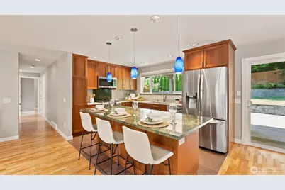 1703 128th Avenue SE, Bellevue, WA 98005 - Photo 9