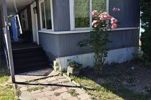 1720 Maple Ln, Kent, WA 98030 - Photo 3