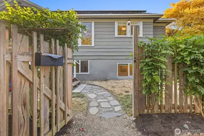 3218 S Byron Street, Seattle, WA 98144 - Photo 35