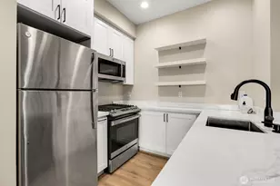 10042 Main St, Bellevue, WA 98004 - Photo 29