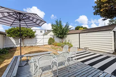 8337 27th Avenue NW, Seattle, WA 98117 - Photo 19