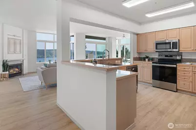 15020 Bothell Way NE #605, Lake Forest Park, WA 98155 - Photo 5