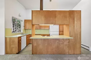 2352 49th Ave SW, Seattle, WA 98116 - Photo 7