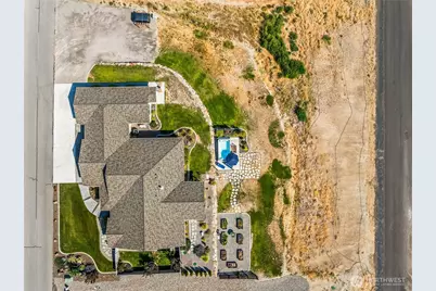 28 13th Street SE, East Wenatchee, WA 98802 - Photo 3