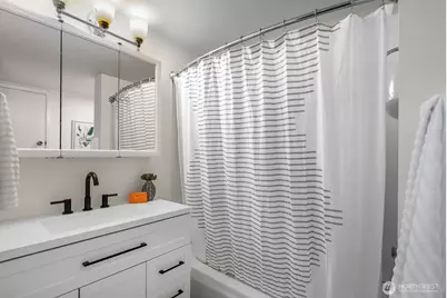 11045 Alton Avenue NE, Seattle, WA 98125 - Photo 35
