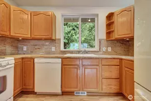 14114 Beverly Park Rd, Edmonds, WA 98026 - Photo 19