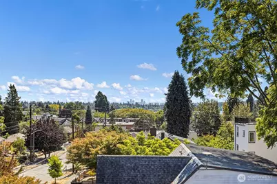 8037 Wallingford Avenue N, Seattle, WA 98103 - Photo 33