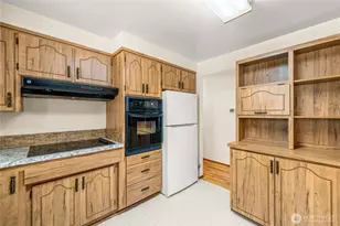 10837 SE 217th St, Kent, WA 98031 - Photo 11