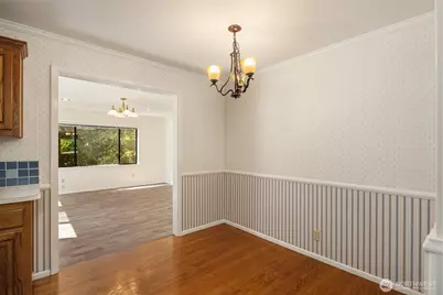20820 Hillcrest Place, Edmonds, WA 98026 - Photo 13