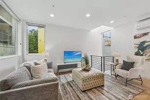 3920 1st Ave NE, Seattle, WA 98105 - Photo 3