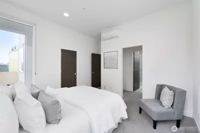 3920 1st Avenue NE #C, Seattle, WA 98105 - Photo 9