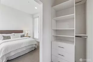 3920 1st Ave NE, Seattle, WA 98105 - Photo 11