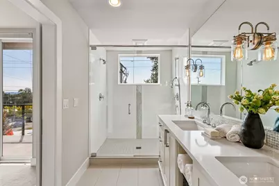 8710 112th Avenue NE #B, Kirkland, WA 98033 - Photo 17