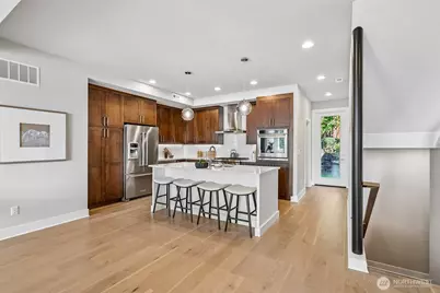 8710 112th Avenue NE #B, Kirkland, WA 98033 - Photo 9