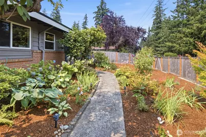 2411 156th Avenue SE, Bellevue, WA 98007 - Photo 5