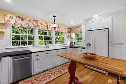 1867 Gossard St, Enumclaw, WA 98022 - Photo 9