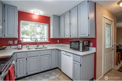 28705 14th Avenue S, Federal Way, WA 98003 - Photo 11