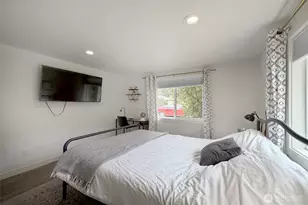11310 5th Ave NE, Seattle, WA 98125 - Photo 7
