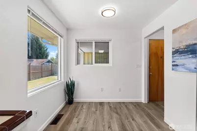 911 11th Street NW, Puyallup, WA 98371 - Photo 17