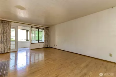 132 N 132nd Street #204, Seattle, WA 98133 - Photo 7