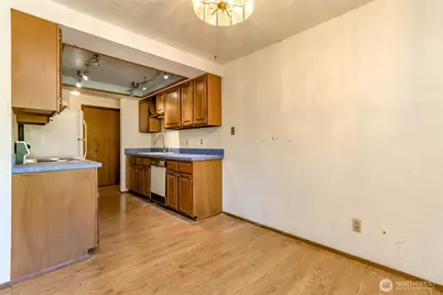 132 N 132nd Street #204, Seattle, WA 98133 - Photo 13