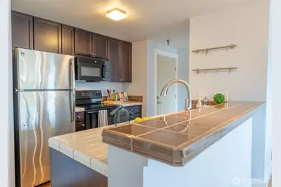 209 N 39th Street #304, Seattle, WA 98103 - Photo 5