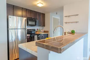 209 N 39th St, Seattle, WA 98103 - Photo 5