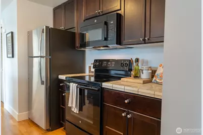 209 N 39th Street #304, Seattle, WA 98103 - Photo 7