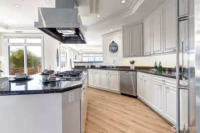 528 Lake Street S #A201, Kirkland, WA 98033 - Photo 15