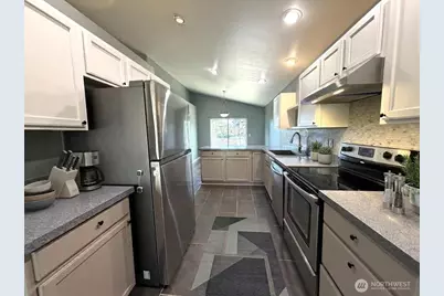 16340 Cascadian Avenue SE, Yelm, WA 98597 - Photo 3