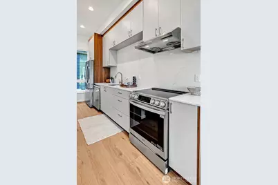 1227 E Roy Street, Seattle, WA 98102 - Photo 17