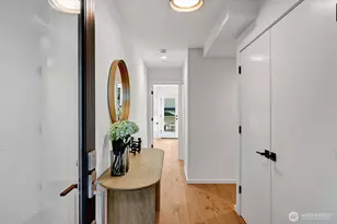 1227 E Roy St, Seattle, WA 98102 - Photo 3