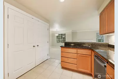 10016 NE 120th Lane #F201, Kirkland, WA 98034 - Photo 17