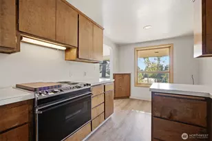 1207 32nd St, Bellingham, WA 98225 - Photo 9