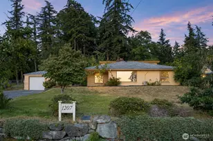 1207 32nd St, Bellingham, WA 98225 - Photo 1