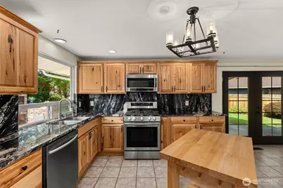 2011 Baker Terrace SE, Olympia, WA 98501 - Photo 9