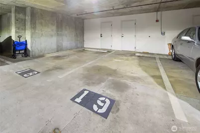3300 Meridian Avenue N #302, Seattle, WA 98103 - Photo 23