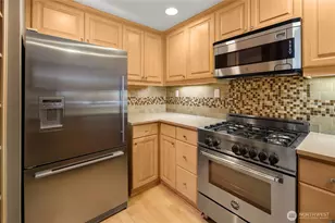 3300 Meridian Ave N, Seattle, WA 98103 - Photo 7