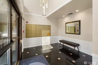 3300 Meridian Avenue N #302, Seattle, WA 98103 - Photo 3
