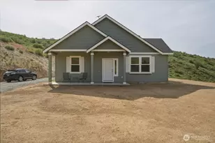390 True Blue Ln, Chelan, WA 98816 - Photo 5