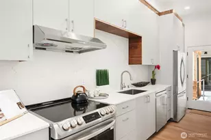 633 13th Ave E, Seattle, WA 98102 - Photo 11