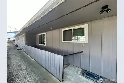 708 Grover Street, Lynden, WA 98264 - Photo 5