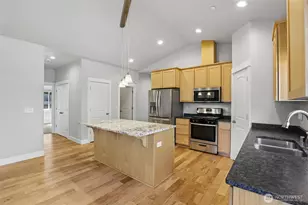 640 SE Sumner St, Camas, WA 98607 - Photo 9