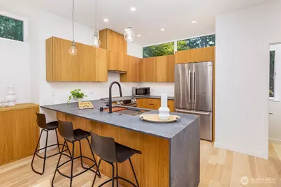 12056 20th Avenue NE, Seattle, WA 98125 - Photo 7