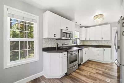 16714 SE Newport Way, Bellevue, WA 98006 - Photo 7