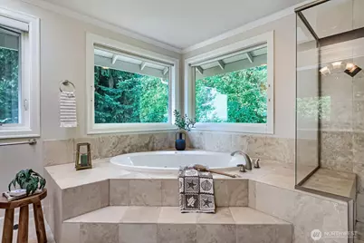 4736 134th Place SE, Bellevue, WA 98006 - Photo 17