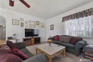 24324 SE 400th St, Enumclaw, WA 98022 - Photo 7
